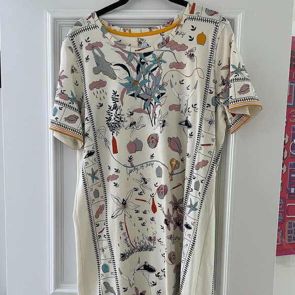 Tory Burch Dresses & Skirts - Tory Burch Pattern T-Shirt Dress